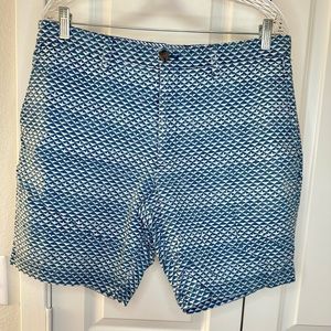 Banana Republic - Men’s patterned Chino Shorts